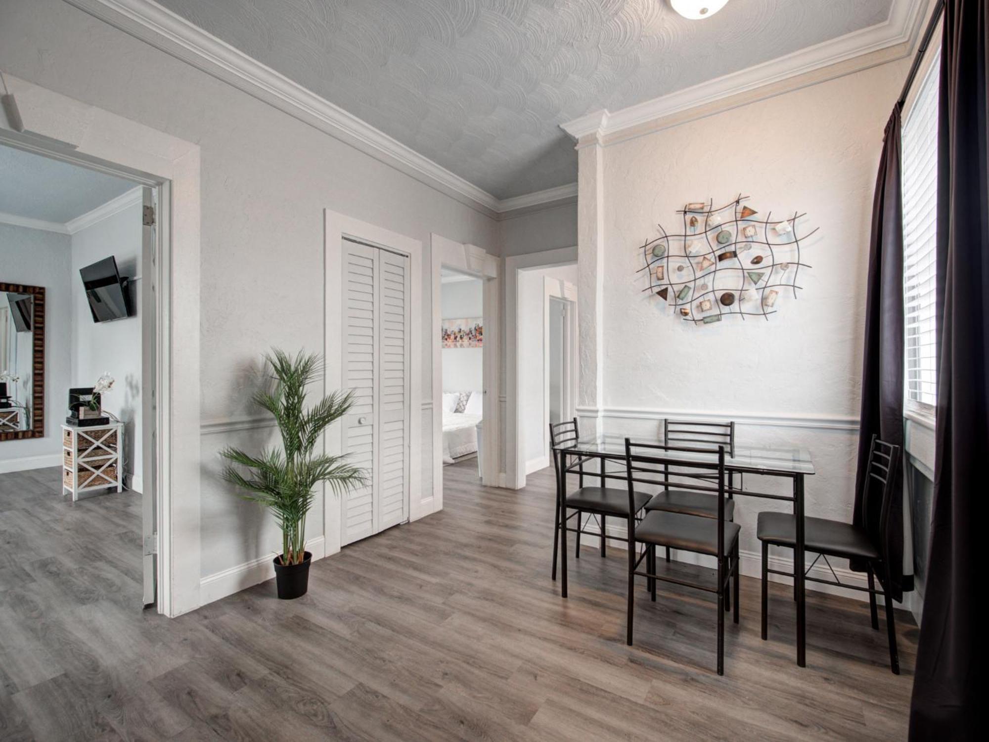 Modern Westshore Tampa Exterior photo