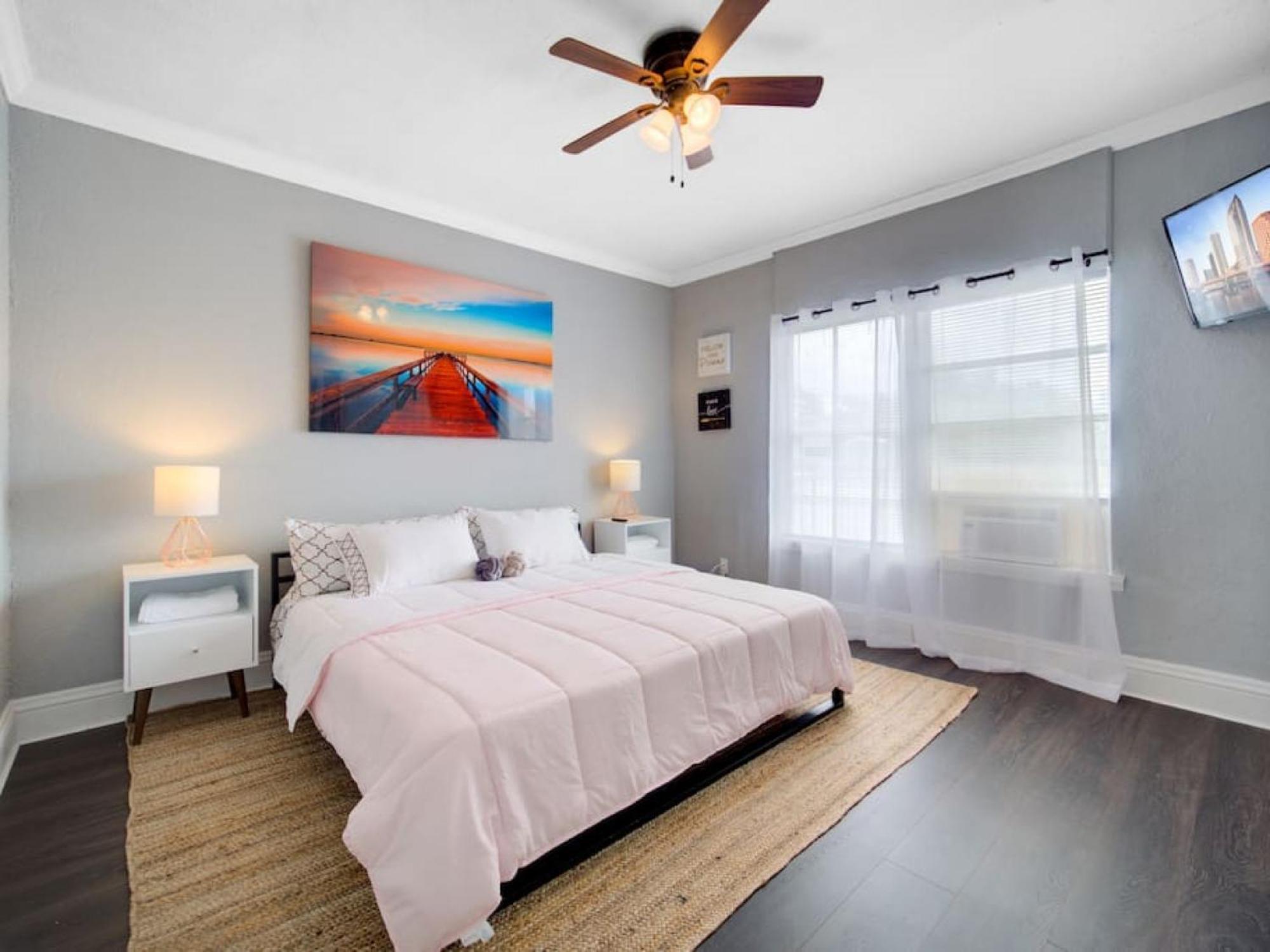 Modern Westshore Tampa Exterior photo